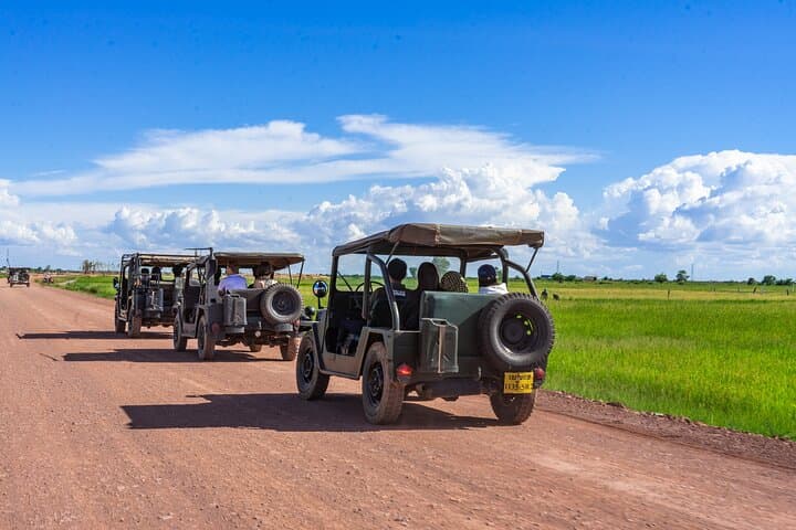 Sunset Jeep Tour in Siem Reap Countryside: Village Visits, Rice-Field Views & Drinks photo 5