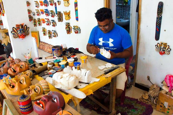 Galle Mask-Making Workshop — Hands-On Kaduru Carving in Galle Fort photo 6