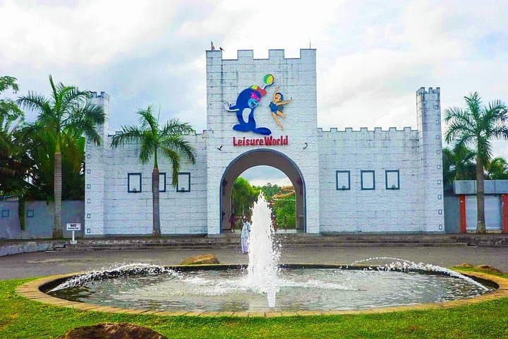 Leisure World Sri Lanka: Full-Day Water Park Adventure from Colombo