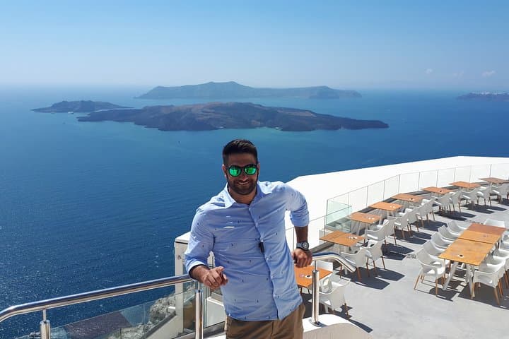 Santorini Highlights: 4-Hour Tailor-Made Private Tour of Caldera & Akrotiri