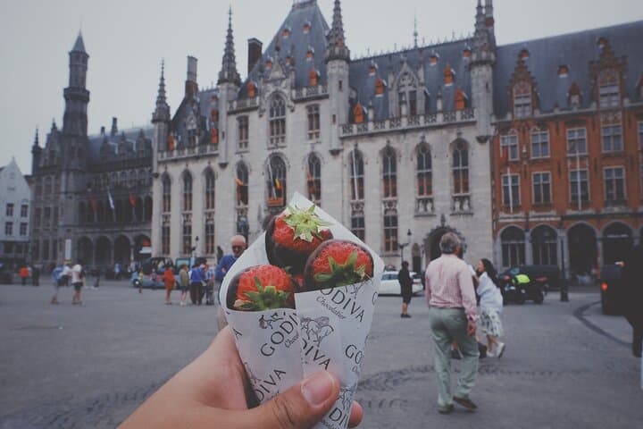 Instaworthy Bruges: A Local-Led 90-Minute Photo Walk photo 2