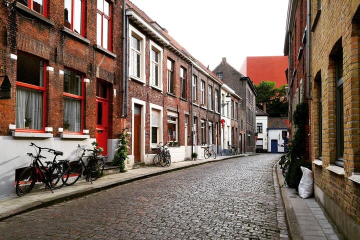 Instaworthy Bruges: A Local-Led 90-Minute Photo Walk
