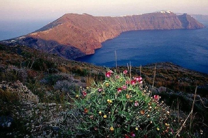 Santorini Caldera Walk: Fira to Oia Cliffside Hike with Caldera Views photo 2
