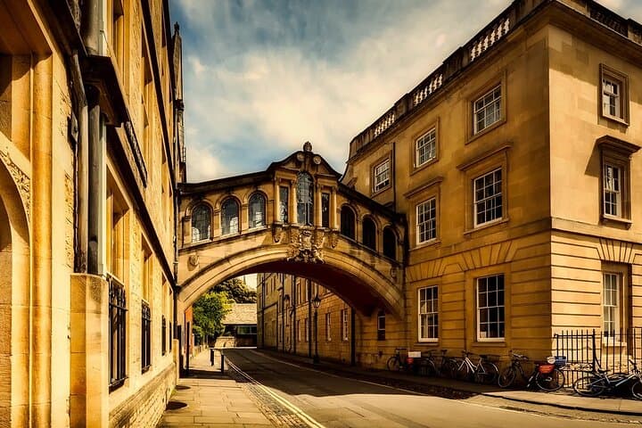 Oxford University Private Walking Tour: Two-Hour Guided Walk Through Colleges & History photo 2