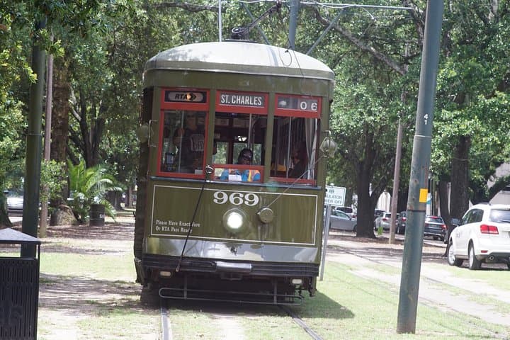 Garden District Walking Tour: History, Architecture & Lafayette Cemetery Highlights photo 5