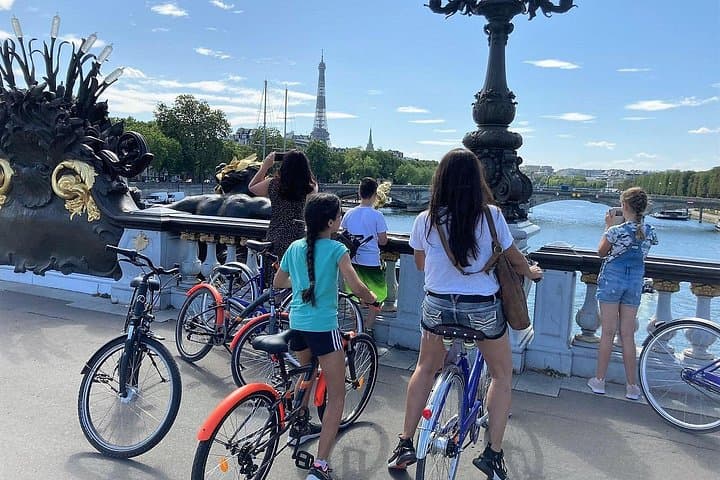 Essential Paris Bike Tour: Family-Friendly Guided Ride Along the Seine photo 1
