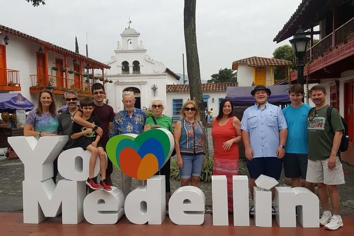 Medellín Comuna 13 and Arví Park Full-Day Private Tour: Art, Cable Cars & City Views