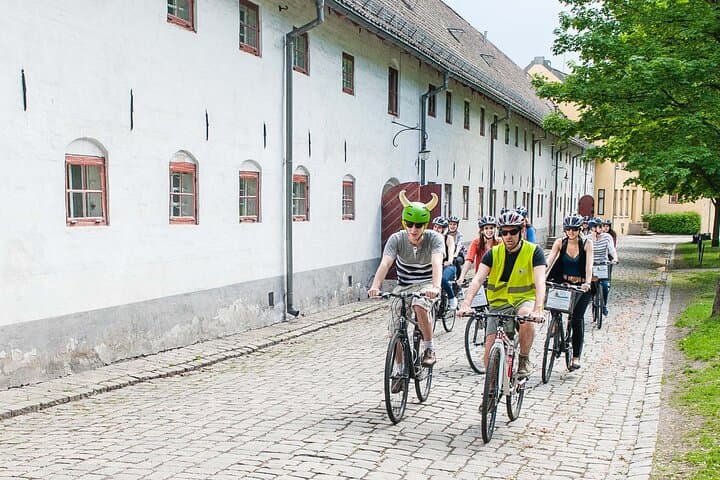 Pedal Through Oslo: 3-Hour City Bike Tour to Vigeland, Aker Brygge & the Royal Palace photo 5