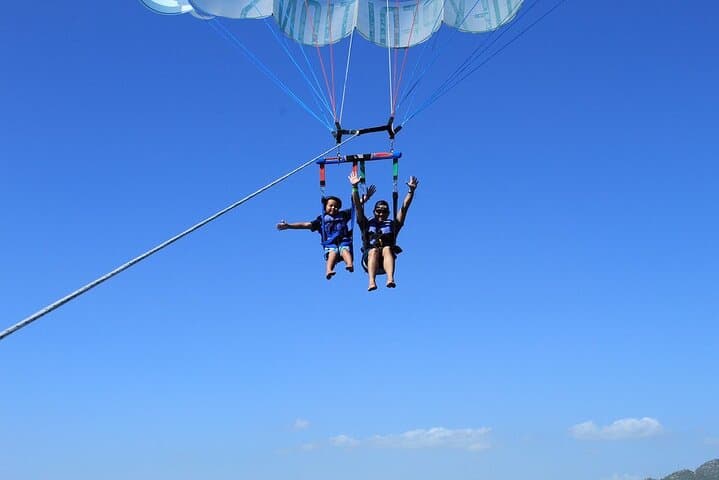 Soar Over Cabo San Lucas: Parasailing Above Land's End