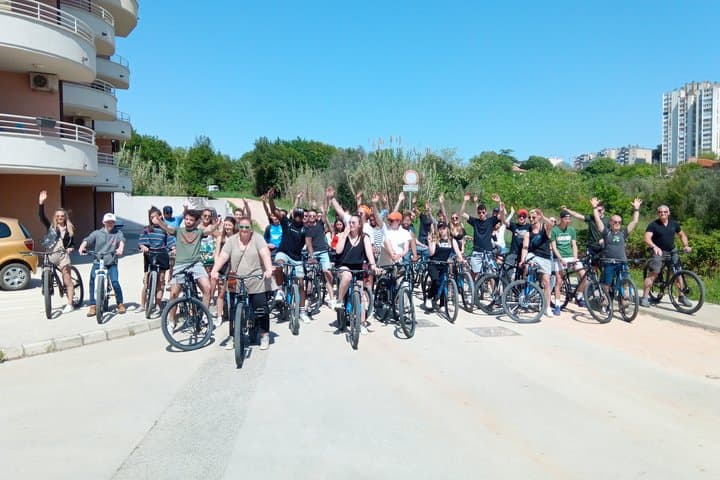 Pula Seaside Bike Adventure: Cliffs, Coves and Sea Cave Swim photo 4