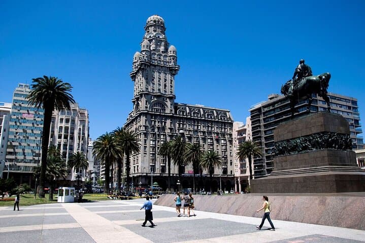 Montevideo City Bike Tour: 22km Rambla Ride Through Ciudad Vieja photo 5