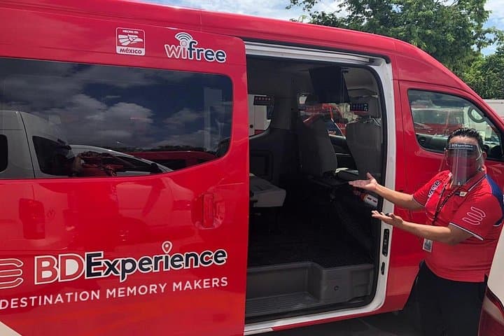 Private Van Roundtrip Transfer: Santo Domingo Airport to Samaná Hotels