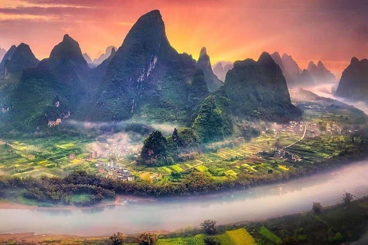 Yangshuo Bamboo Raft & Xianggong Hill: Day Trip from Longji Rice Terraces to Guilin
