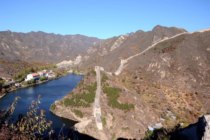 Huanghuacheng to Xishuiyu: Wild Great Wall Hike with Lakeside Views photo 3