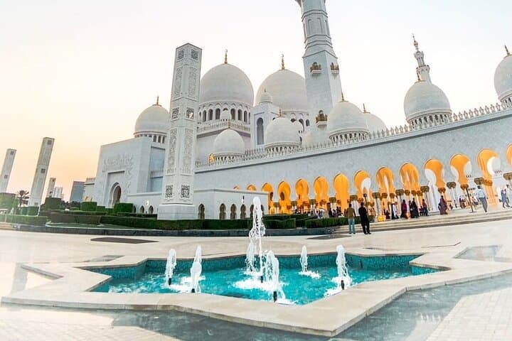 Private Round-Trip Sheikh Zayed Grand Mosque Tour from Dubai — From Dubai to Abu Dhabi