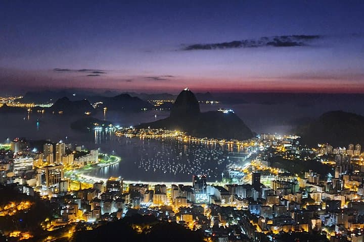 Sunrise at Mirante Dona Marta — Rio Sunrise Private Tour photo 2