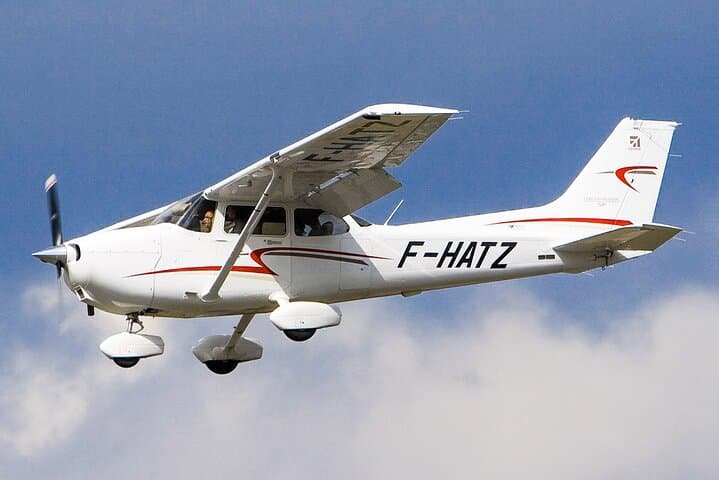 Helicopter Transfer from Colombo (CMB) to Weerawila (WRZ) — Fast Domestic Air Transfer in Sri Lanka photo 6