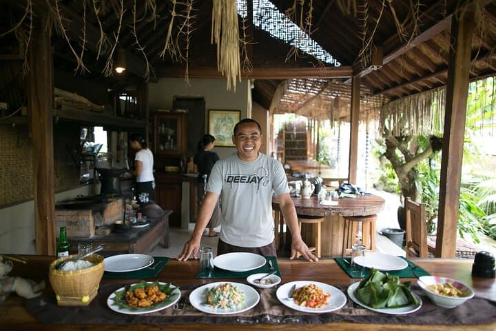 Private Balinese Home Feast in Ubud: Dewa’s Village Dinner Experience photo 2
