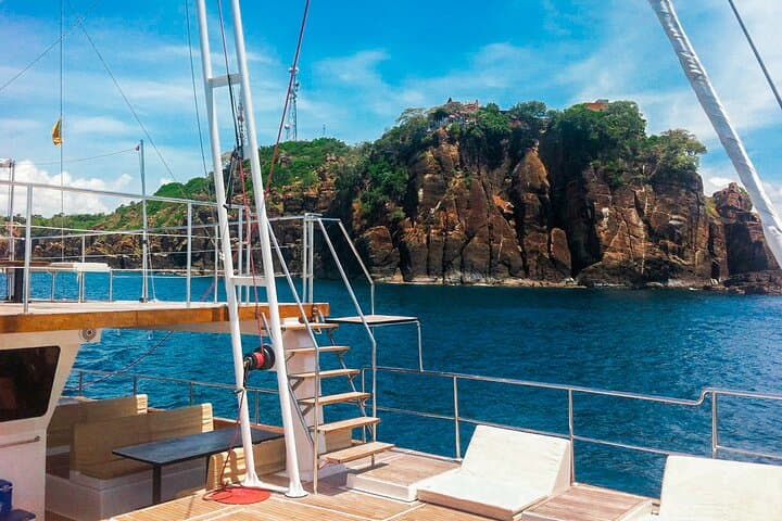 Mirissa Yacht Cruise: Whale Watching & Private Luxury on Sri Lanka’s South Coast photo 6
