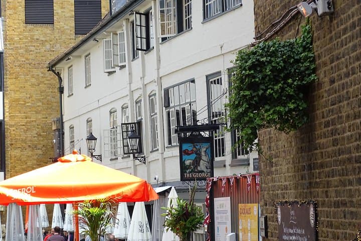 Sizzling Southwark: Private Walking Tour of London’s Riverside History photo 1