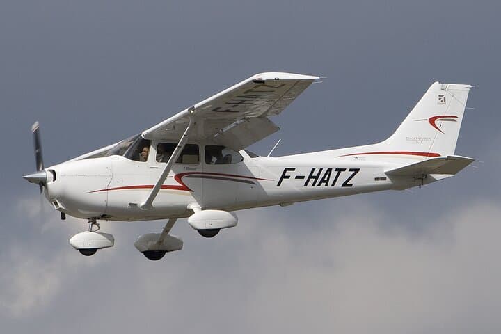 Helicopter Transfer from Colombo Airport (CMB) to Sigiriya (GIU): Fast Scenic Air Transfer