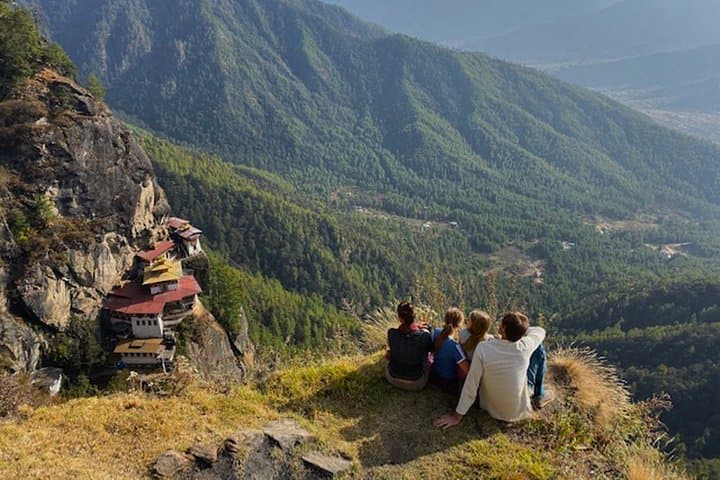 Bhutan in 4 Days: Paro, Thimphu & Punakha with Tiger's Nest Hike