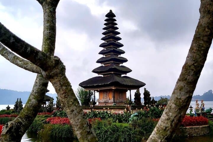 North Bali Scenic Day Tour: Ulun Danu, Handara Gate & Waterfalls photo 4