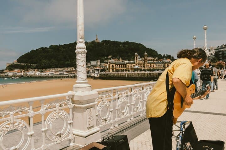 San Sebastián Insta-Walk: Capture La Concha, Monte Igueldo & Old Town with a Local photo 3