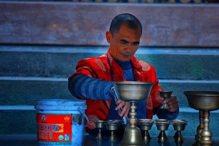 Private 2-Day Chengdu & Leshan Giant Buddha Tour from Xi'an by Bullet Train
