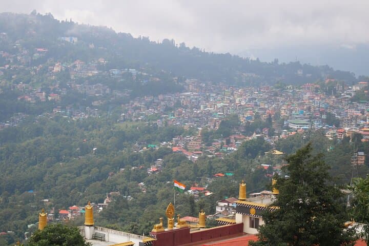 Day Trip to Kalimpong from Darjeeling: Guided Private Sightseeing & Cultural Highlights