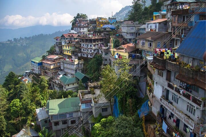 Darjeeling Day Trip from Gangtok — Tiger Hill, Toy Train & Tea Estate Sights