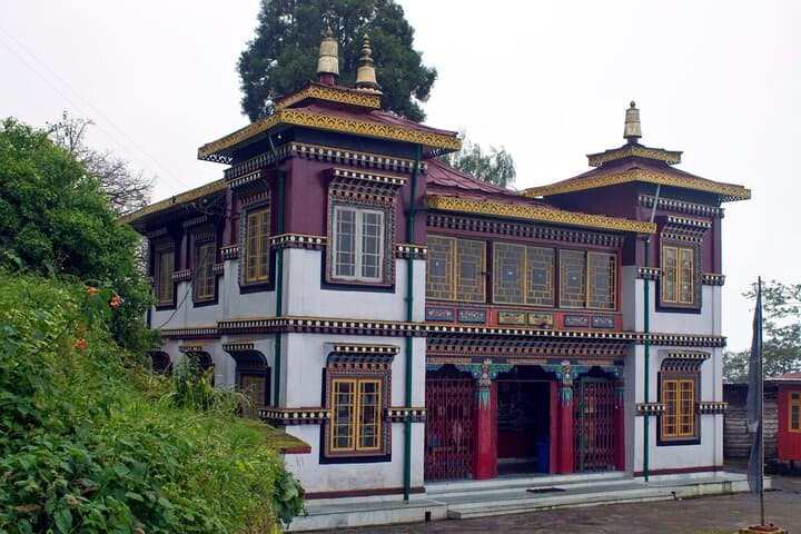 Darjeeling Day Trip from Gangtok — Tiger Hill, Toy Train & Tea Estate Sights photo 4