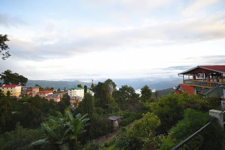 Kalimpong Day Trip from Gangtok: Durpin Monastery, Deolo Park & Colonial Sights