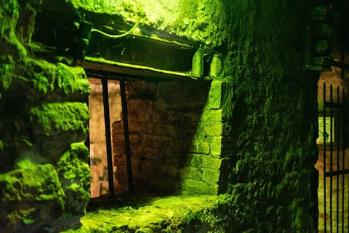 Haunted Vaults & Greyfriars Graveyard Walking Tour — Edinburgh Ghost Walk photo 4