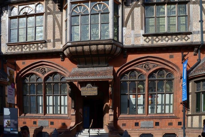 Canterbury Private Walking Tour: Historic Cathedral, Roman Walls & Riverside Strolls photo 2