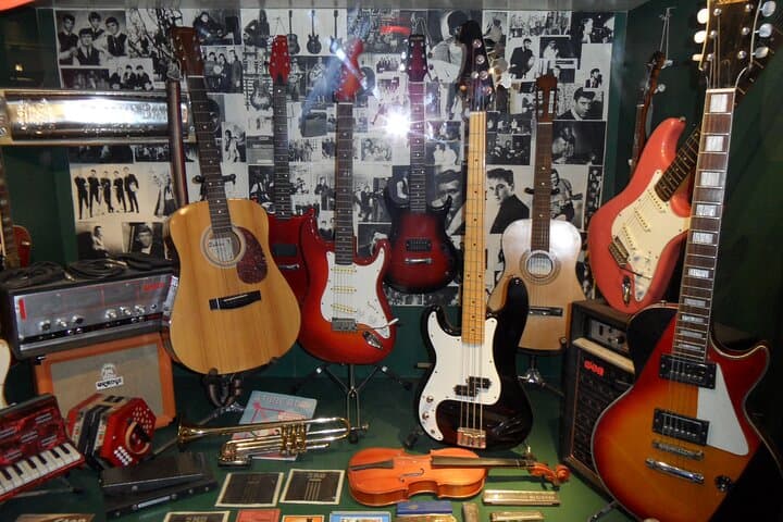 Private Beatles Walking Tour in Liverpool: Mendips, Penny Lane & The Cavern photo 2
