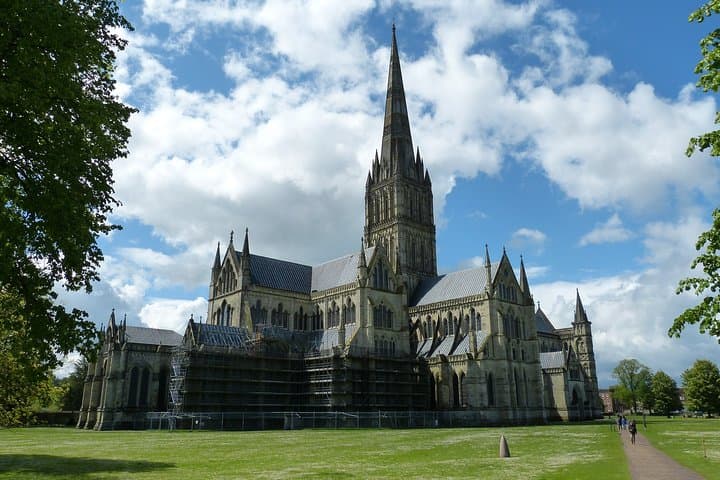 Private Salisbury Walking Tour: Cathedral, Medieval Streets & Local History photo 3