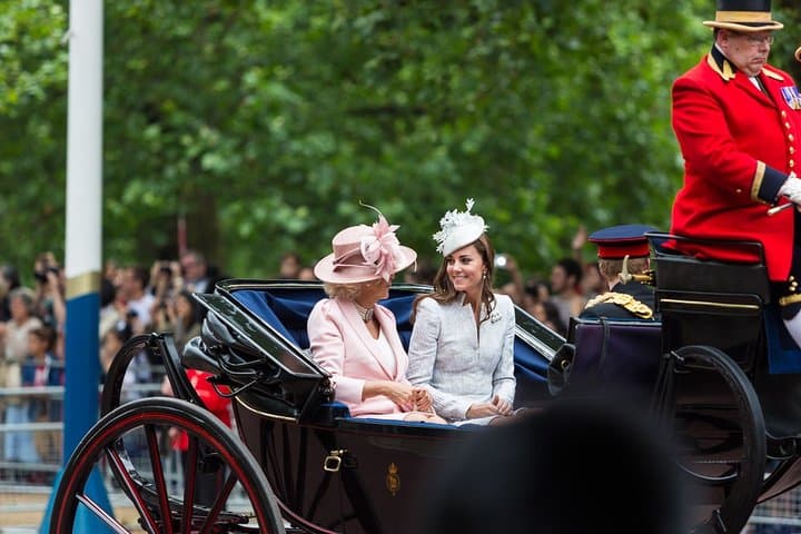VIP Kensington Palace Gardens Tour & Royal Tea Experience: Guided Walk & Orangery Tea photo 4