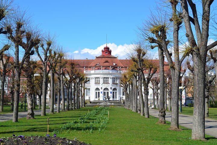 Karlovy Vary Private Half-Day Tour: Top Sights, Springs & Local Flavors