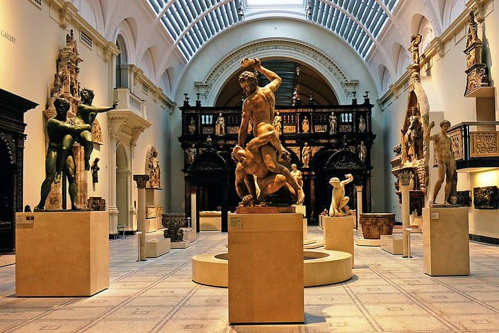 highlights-victoria-albert-museum-private-tour-london photo 2