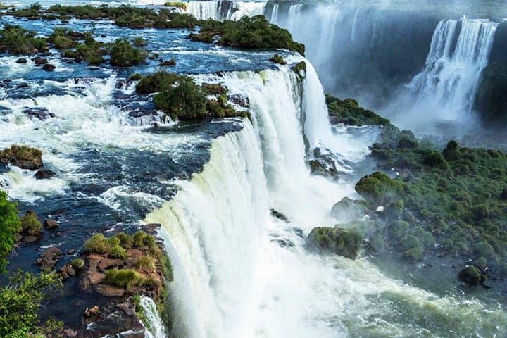 Iguazu Falls & Bird Park: 3-Day Foz do Iguaçu Classic Package Guide photo 5