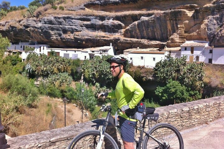 E-Bike Setenil Circular: 41km Easy Ride from Ronda to the Cavehouses