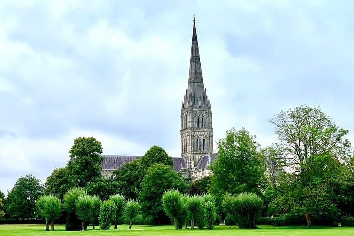 Stonehenge & Salisbury Cathedral Shore Excursion from Southampton photo 4