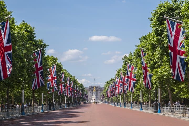 Private Guided London Highlights Walking Tour: Westminster to the Tower in One Day photo 2