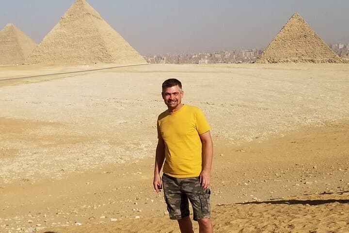2-Day Private Cairo Highlights Tour: Pyramids, Egyptian Museum & Old Cairo
