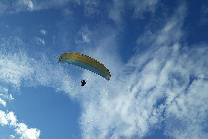 Tandem Paragliding in Medellín: Half-Day Andes Flight with City Views photo 2
