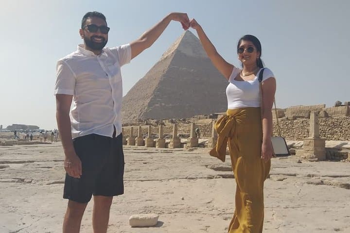 8-Hour Giza Pyramids, Egyptian Museum & Khan el-Khalili Tour with Camel Ride and Lunch