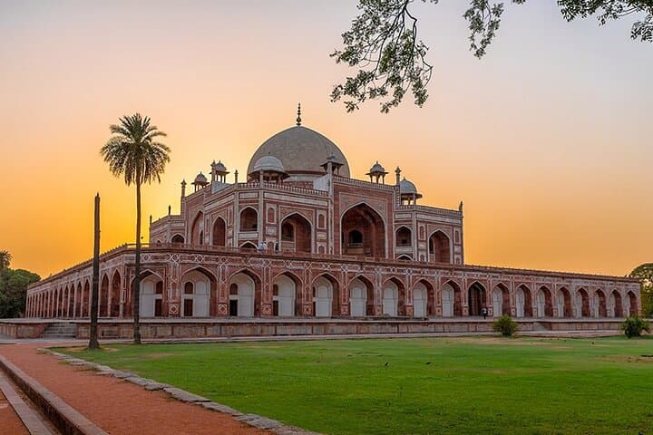 Private Old & New Delhi Full-Day Tour — Red Fort, Qutub Minar, Humayun's Tomb photo 4