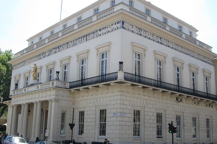 St James & Mayfair Private Walking Tour — Royal London in 5–6 Hours photo 4