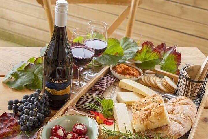 Private Auckland Wine & Muriwai Beach Tour with Gourmet Lunch photo 1